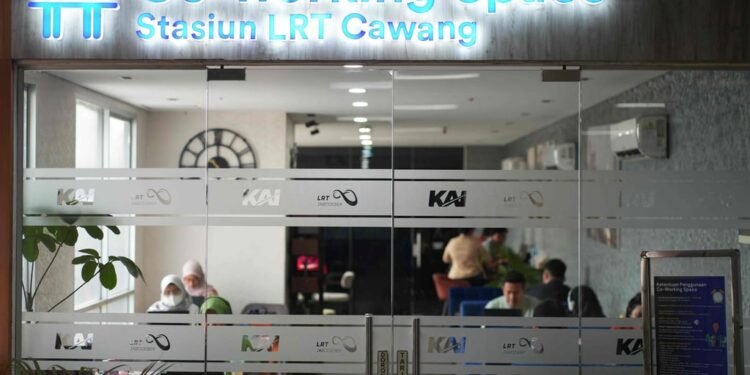 Waktu Transit Lebih Produktif, Manfaatkan Fasilitas Co-Working Space di Stasiun Cawang