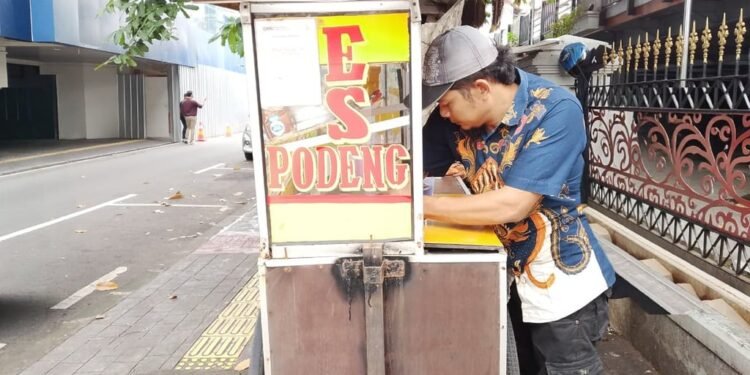 Pedagang UMKM di Sekitar BRI Region 6/Jakarta 1 Rasakan Manfaat dan Keuntungan Transaksi Menggunakan QRIS BRI