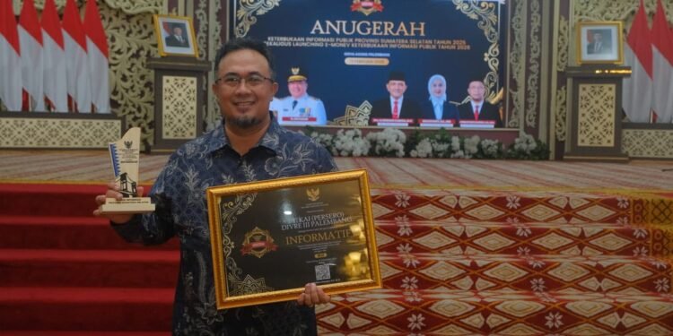 KAI Divre III Palembang Meraih Predikat Badan Publik Informatif Pada Anugerah Keterbukaan Informasi Publik Sumatera Selatan