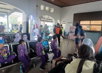 Tanamkan Budaya Keselamatan Sejak Dini, KAI Daop 4 Semarang Gelar Edukasi Perkeretaapian di Stasiun Pemalang