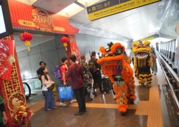 KAI Daop 2 Bandung Semarakkan Imlek 2026 dengan Dekorasi Meriah dan Atraksi Barongsai, Layani Puluhan Ribu Penumpang Selama Long Weekend