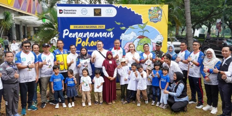 PTPP Sinergikan K3, ESG, dan Transportasi Hijau melalui Penanaman Pohon