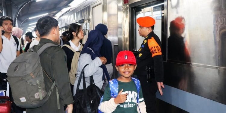 Volume Penumpang Stabil di Awal Puasa, KAI Daop 9 Jember Fokus Jaga Kenyamanan Pelanggan