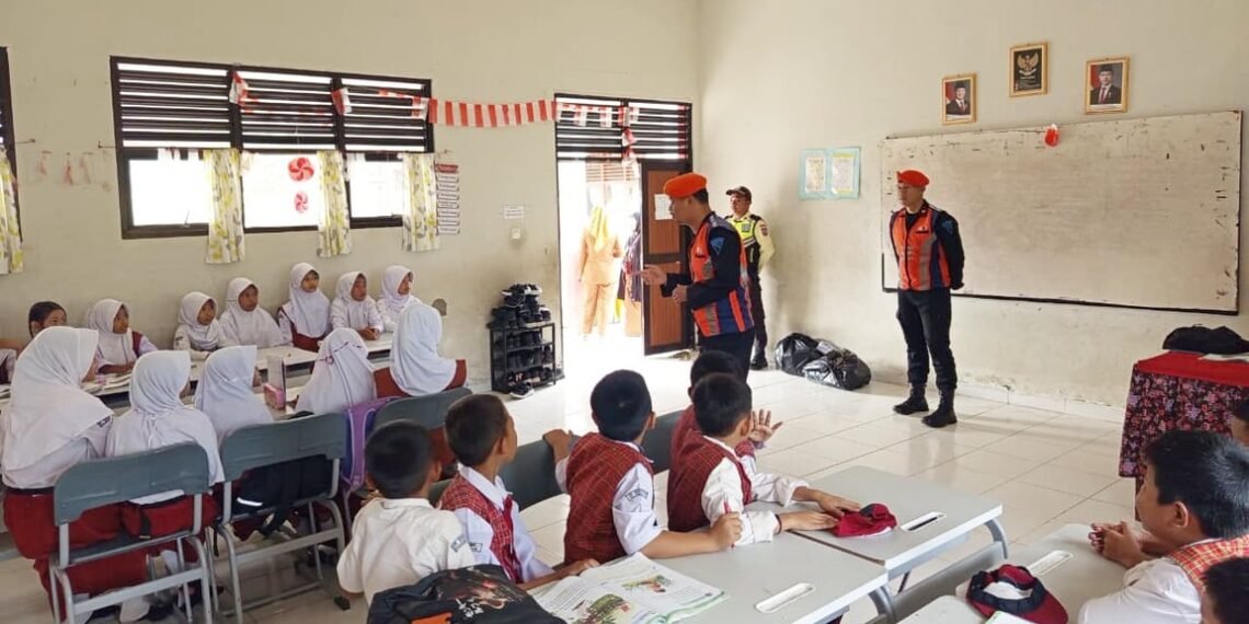 Utamakan Keselamatan Selama Bulan Ramadan, KAI Ingatkan Larangan Beraktivitas di Jalur Rel