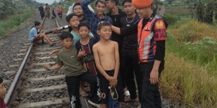 Jaga Keberkahan Ramadan, KAI Divre I Sumut Larang Vandalisme dan Ajak Masyarakat Hindari Ngabuburit di Jalur KA