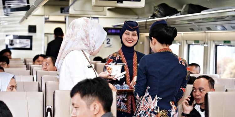 Genap Setahun Beroperasi, KA Gunungjati Angkut 248 Ribu Penumpang dari Daop 1 Jakarta
