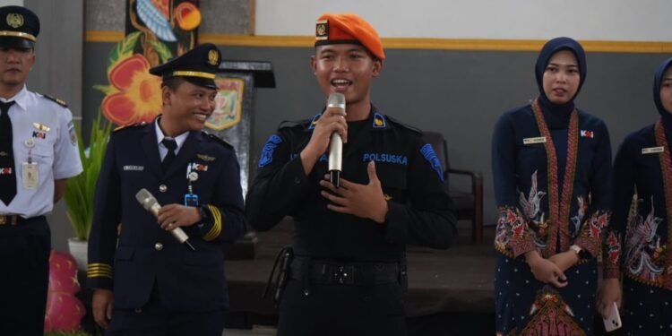 Tingkatkan Kesadaran Keselamatan dan Antipelecehan, KAI Daop 9 Jember Edukasi 1.000 Siswa SMAN Kalisat