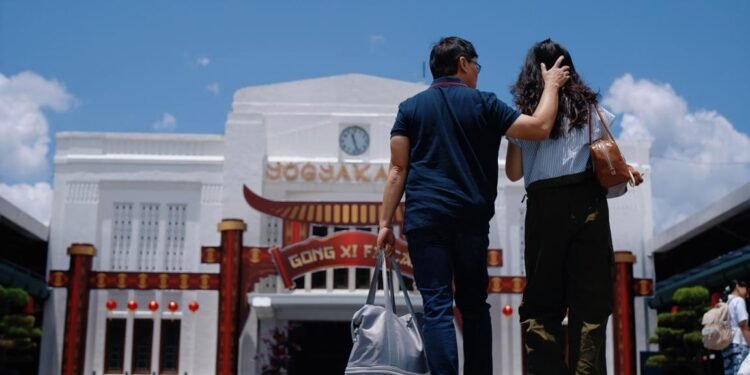 Sambut Tahun Baru Imlek, KAI Daop 6 Yogyakarta Hiasi Stasiun dengan Ornamen Imlek