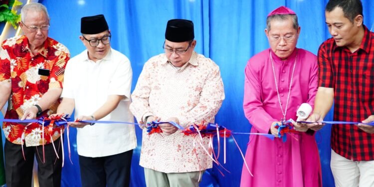 Hadiri Grand Opening Surya Agung Elektronik, Walikota Harap Perputaran Ekonomi Terus Berjalan