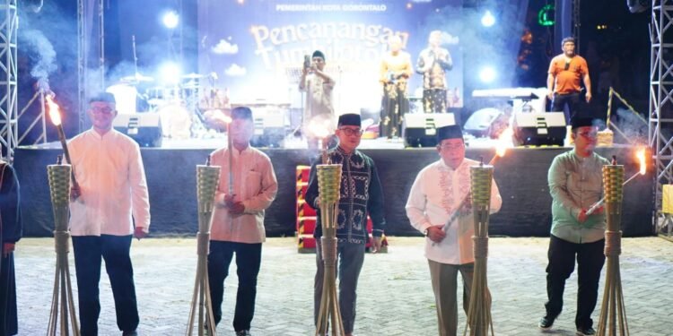 Cara Wali Kota Adhan Merawat Tradisi Daerah. Lomba Tumbilotohe antar Kelurahan, Digelar