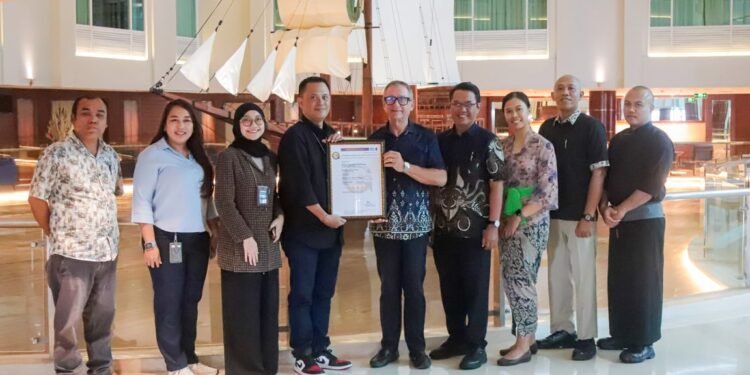 Jaga Standar Global Perhotelan, SUCOFINDO kembali Serahkan Sertifikat Hotel Bintang 5 Berbasis Risiko di Bali