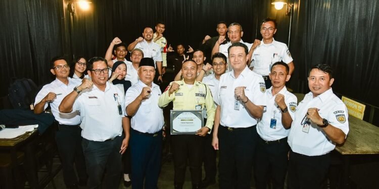 KAI Services Apresiasi Aksi Heroik Petugas Security yang Selamatkan Anak di Stasiun Cibatu