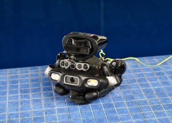 Inspeksi Aset Bawah Laut di Fasilitas Migas dengan FIFISH E-Master