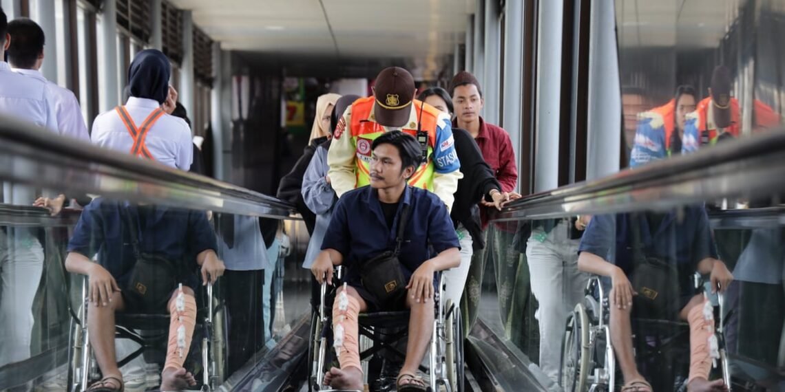 Kami Hadir Sepenuh Hati Melayani di Hari Yang Fitri, KAI Daop 2 Bandung Ucapkan Selamat Hari Raya Idul Fitri 1447 H