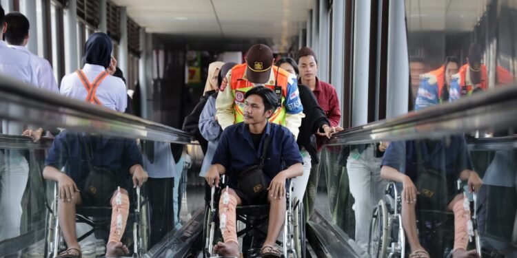 Kami Hadir Sepenuh Hati Melayani di Hari Yang Fitri, KAI Daop 2 Bandung Ucapkan Selamat Hari Raya Idul Fitri 1447 H