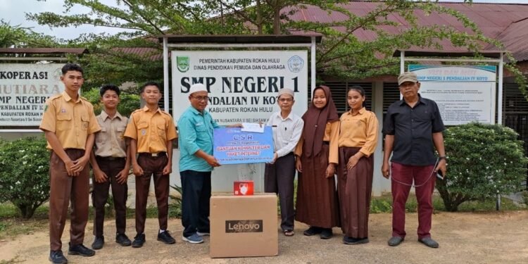 Holding Perkebunan Nusantara Dorong Pendidikan dan Ekonomi Rokan Hulu lewat Program TJSL PTPN IV Regional III