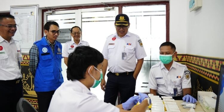 Pastikan Angkutan Lebaran 2026 Aman, KAI Divre IV Tanjungkarang Gandeng BNN Lampung Gelar Tes Narkoba Petugas KA