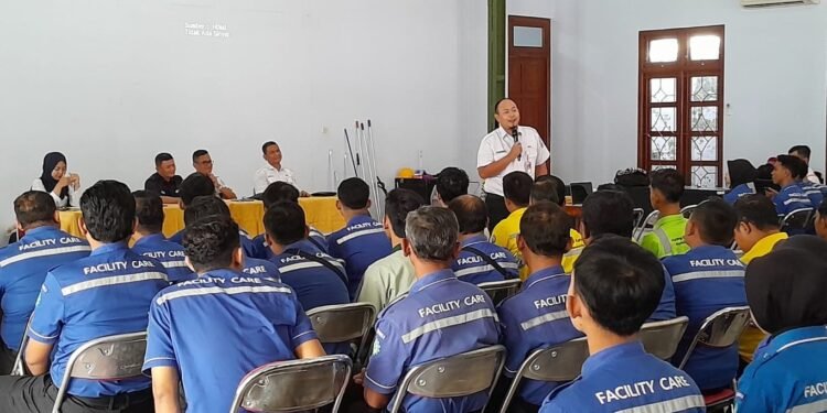 Tingkatkan Standar Pelayanan Kebersihan saat Angleb,  KAI Services Gelar Pembinaan Petugas Cleaning di Regional Yogyakarta