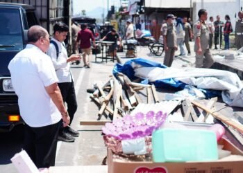 Benahi Estetika Kota, Pemkot Tertibkan Bangunan Semi Permanen di Atas Drainase Kawasan KC BTN Gorontalo