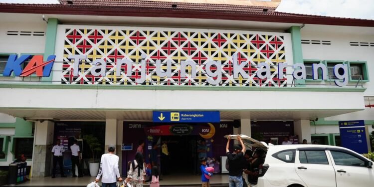 Pastikan Angkutan Lebaran Tetap Andal, KAI Divre IV Tanjungkarang Catat Tren Pertumbuhan Penumpang di Masa Angkutan Lebaran Tahun 2021–2026