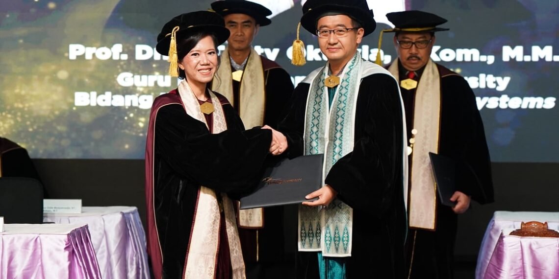 Saat AI Tak Bisa Berdiri Sendiri: BINUS Kukuhkan Prof. Tanty Oktavia, Soroti Pentingnya Human–AI Collaboration