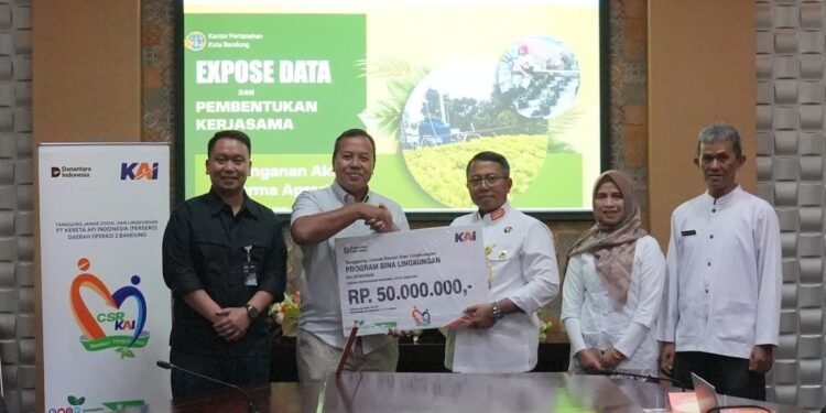 KAI Daop 2 Bandung Salurkan TJSL Lebih dari Rp1,1 Miliar di Tahun 2025