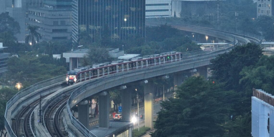 LRT Jabodebek Jaga Ketepatan Waktu di Atas 99% di Tengah Tingginya Mobilitas Perkotaan