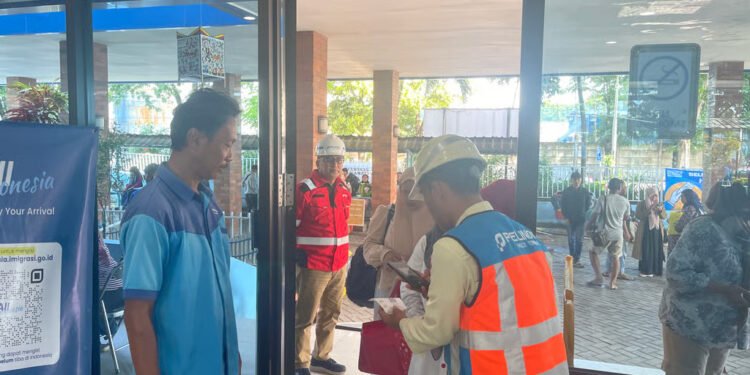 Arus Mudik & Balik Lebaran di Pelabuhan Gresik Meningkat, Layanan Pelabuhan Tetap Berjalan Lancar