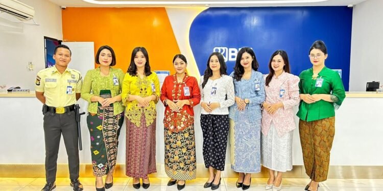 Kompak dan Anggun, Frontliner BRI Branch Office Jatinegara Kenakan Pakaian Nasional di Hari Kartini