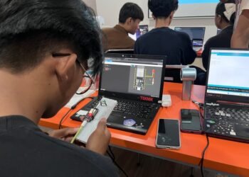 Telkom AI Center Makassar dan GDGoC UNM Latih 20 Talenta Muda di Bidang Robotics dan IoT