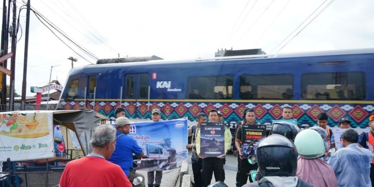 Himbauan Kepada Masyarakat untuk Taat Saat Melintas di Perlintasan Kereta Api Demi Keselamatan Bersama