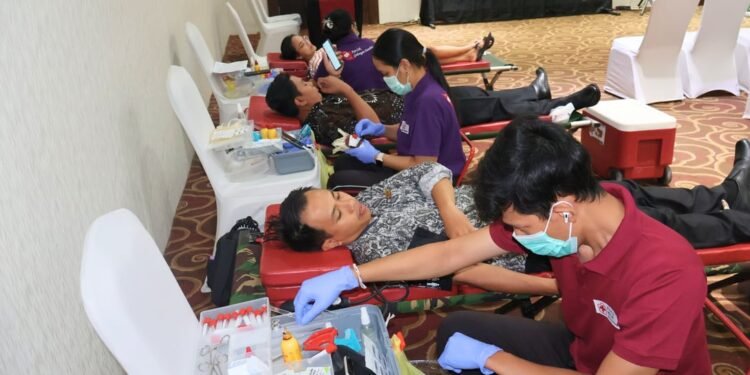Donor Darah Bali: Rayakan HUT ke-13, Swiss-Belhotel Rainforest Kuta Targetkan 30 Kantong Darah untuk Selamatkan Nyawa