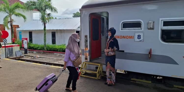 KAI Divre III Palembang Sediakan 17.980 Tempat Duduk Selama Libur Wafat Yesus Kristus