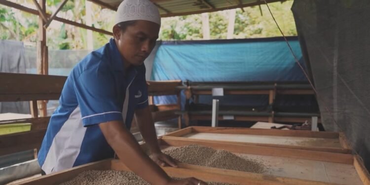 Ubah Sampah Jadi Sumber Penghasilan, Warga Kuala Tanjung Kelola Hingga 2 Ton per Hari