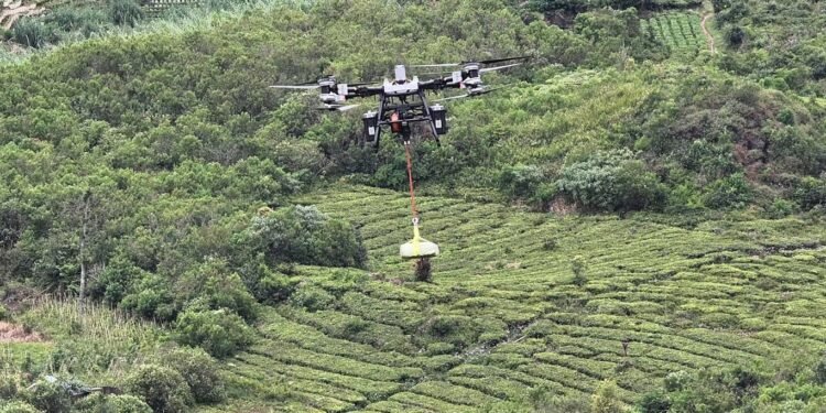 Drone Kargo DJI FlyCart 100 untuk Distribusi Logistik di Medan Ekstrem