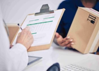 Barang Ringan Tapi Ongkir Mahal? Trik Hitung Volume Saat Kirim Paket Ke Luar Negeri