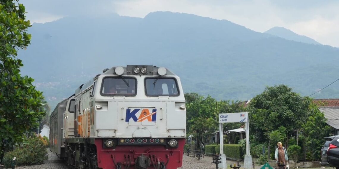 Untuk Keselamatan dan Kelancaran Perjalanan, Sejumlah KA Dialihkan Melewati wilayah Daop 2 Bandung Imbas Gangguan Perjalanan KA di Stasiun Bumiayu