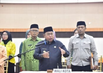 43 Pejabat Administrator dan Kepsek Dilantik dan Diambil Sumpah Jabatan Oleh Walikota