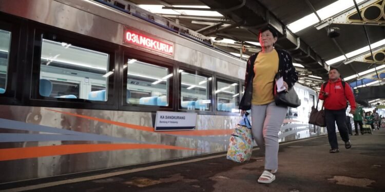Permudah Konektivitas Antar Daerah, KA Sangkuriang Diminati Pelanggan