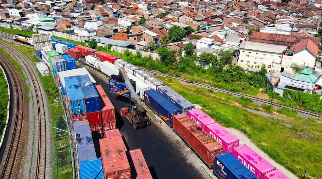 Dukung Konektivitas Distribusi, KAI Logistik Siap Tingkatkan Kapasitas Angkut Peti Kemas Ke Semarang