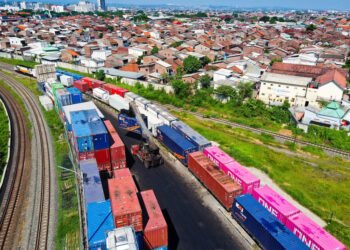 Dukung Konektivitas Distribusi, KAI Logistik Siap Tingkatkan Kapasitas Angkut Peti Kemas Ke Semarang