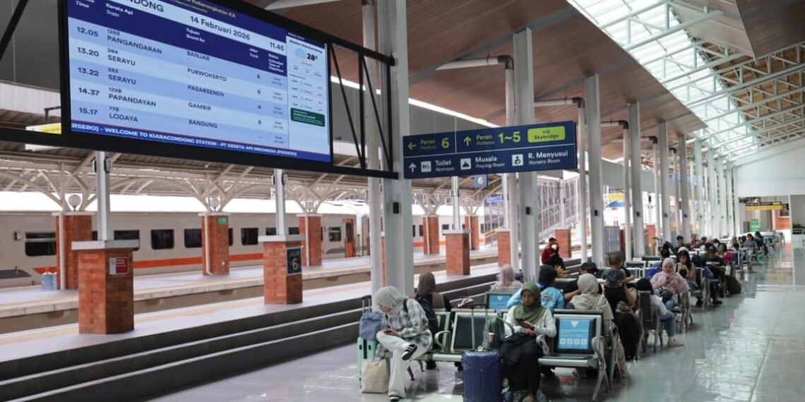 KAI Daop 2 Bandung Himbau Pelanggan Datang Lebih Awal ke Stasiun, Antisipasi Kepadatan Arus Lalu Lintas Saat Kirab Budaya Milangkala Tatar Sunda 2026