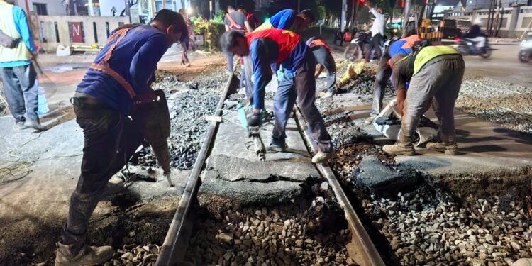 Ada Pekerjaan Perbaikan Geometri Jalan Rel, KAI Daop 1 Jakarta Imbau Pengguna Jalan Hindari JPL 14 dan Gunakan Jalur Alternatif