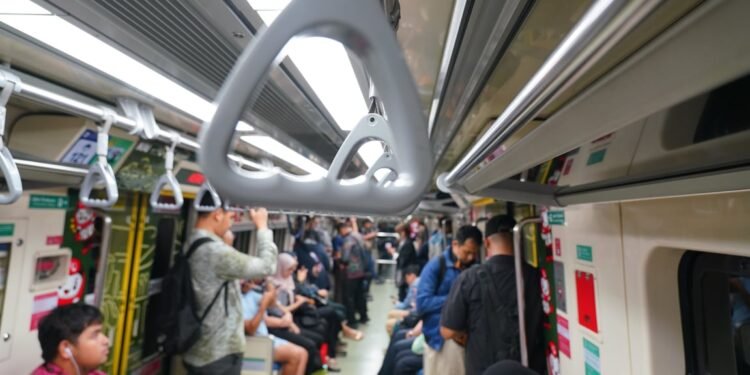 Transportasi Publik Makin Diminati Saat Libur Panjang, KAI Layani 195.141 Pengguna LRT Jabodebek