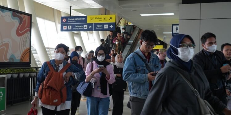 Ini Stasiun Pengguna LRT Jabodebek Terpadat Saat Jam Berangkat Kerja, Didominasi Menuju Jakarta