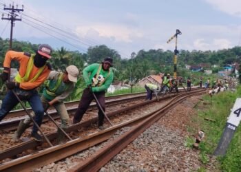 KAI Daop 2 Bandung Ganti 2.800 Meter Rel Untuk Tingkatkan Keselamatan dan Kenyamanan Perjalanan KA