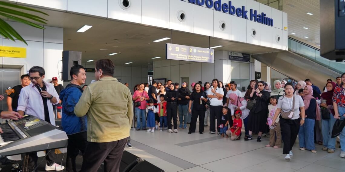 LRT Jabodebek “Music On Track”, Hadirkan Pengalaman Perjalanan yang Lebih Seru di Stasiun Halim