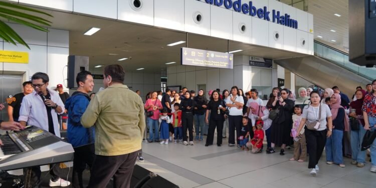 LRT Jabodebek “Music On Track”, Hadirkan Pengalaman Perjalanan yang Lebih Seru di Stasiun Halim