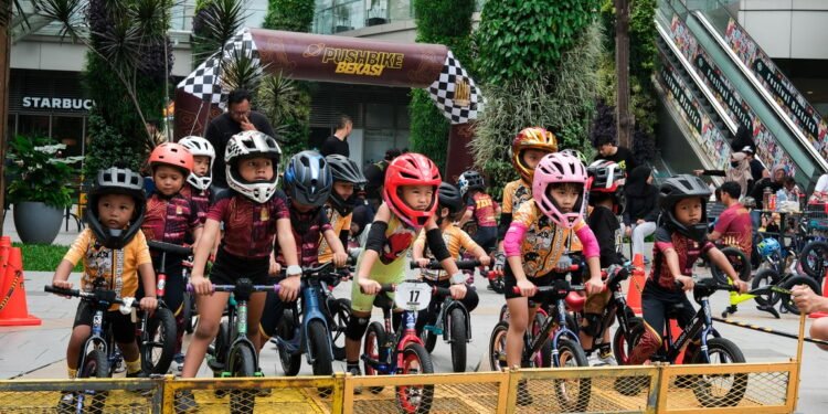 Rise and Move Kembali Ramaikan Akhir Pekan Sehat dan Seru di Grand Galaxy Park Mall
