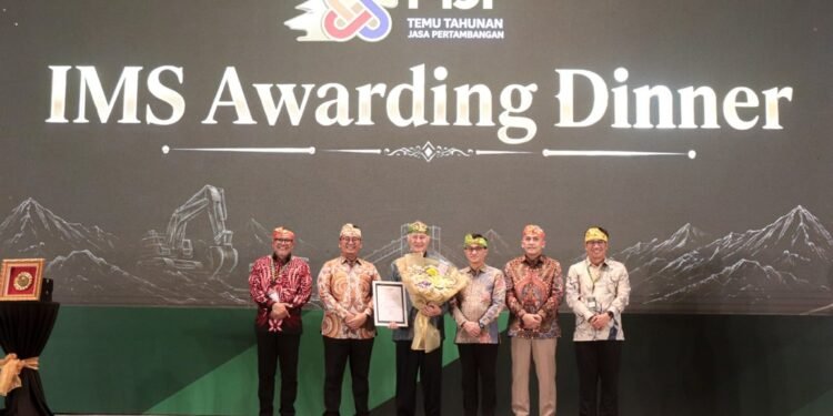 Terapkan Standar Pelayanan Unggul, SUCOFINDO Raih Predikat Emas Kategori Surveyor di Indonesia Mining Services Awards 2026
